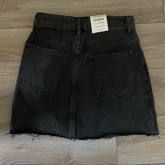 NWT Cotton On Classic Denim Skirt Super Washed Black Distressed Hem SIZE 4 (US) - Picture 9 of 9